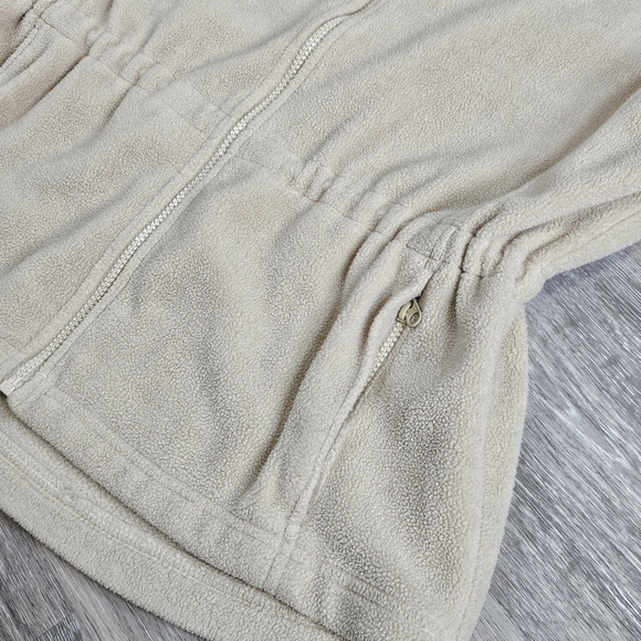 L.L. Bean Vintage Cinch Waist Cream Fleece Vest - Picture 8 of 9